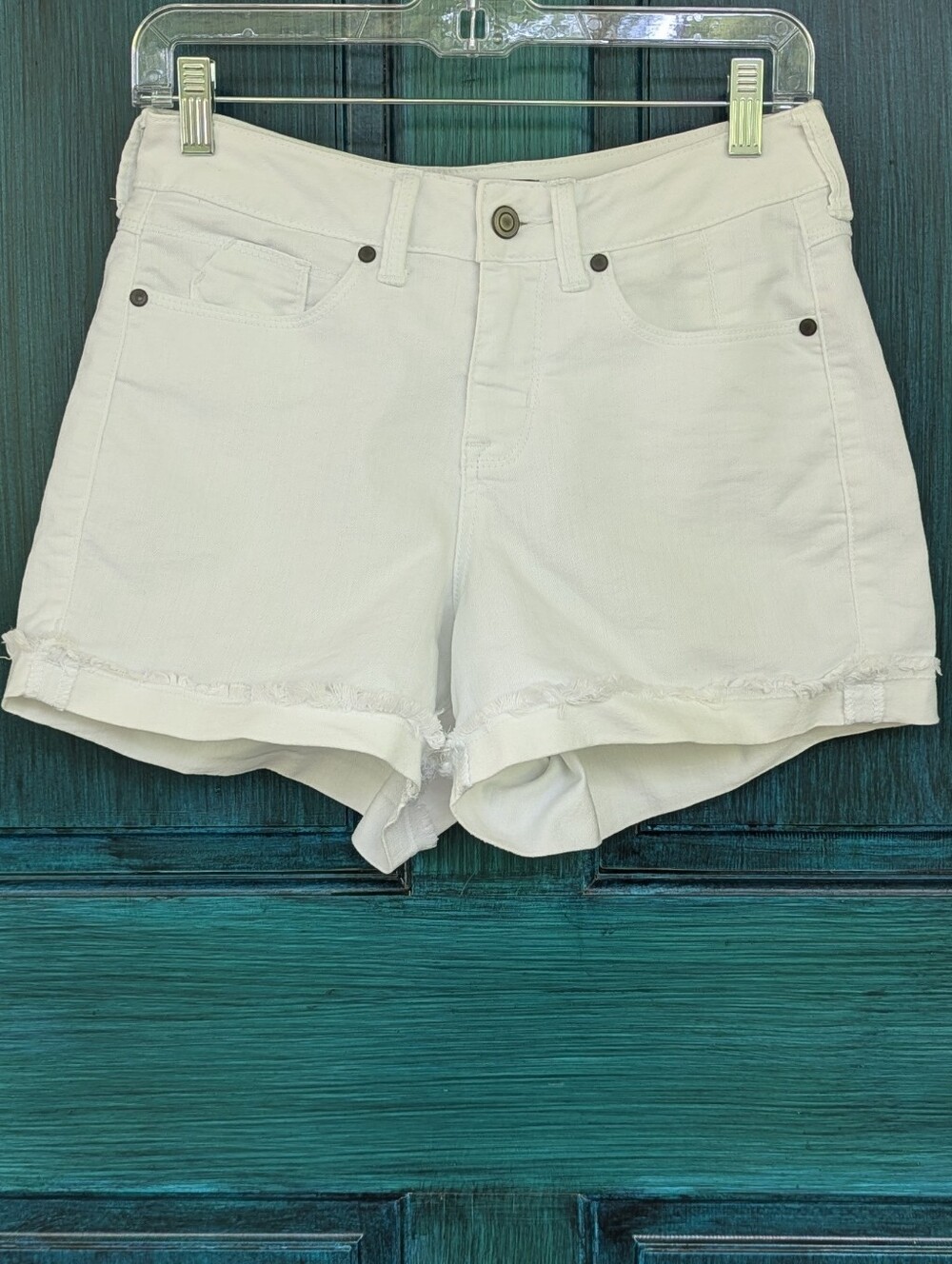 G by Giuliana White Frayed Hem Denim Shorts | Size 4 See measurements
